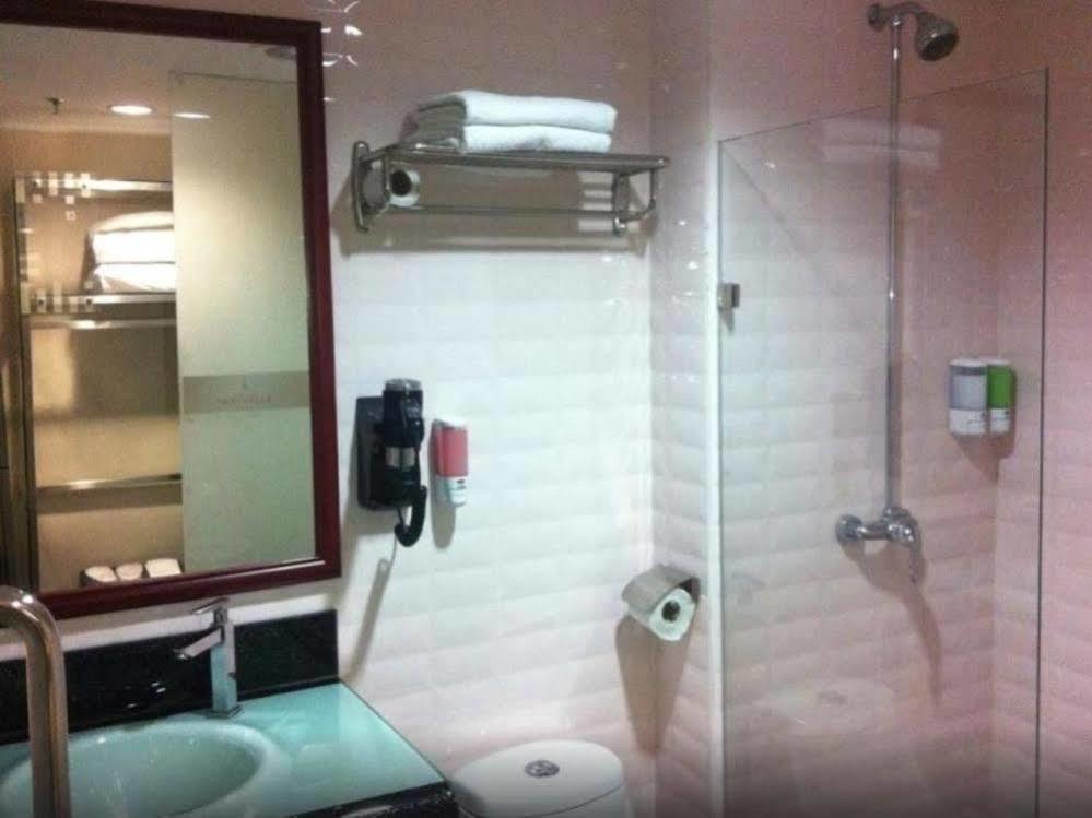 Nouvelle Hotel Johor Kulai Esterno foto